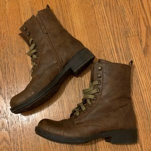 Brown bull boxer combat boot